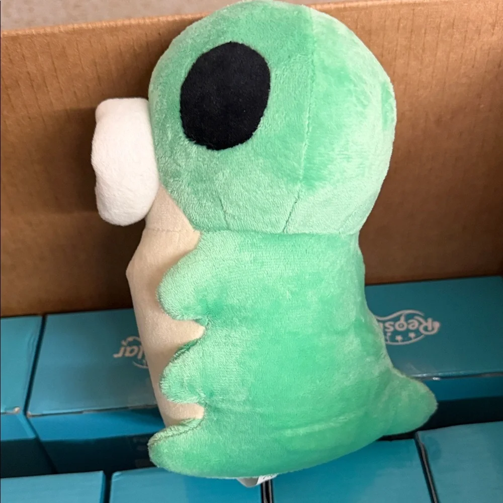 Hollow Knight Green Grub Plush Toy - Picture 5 of 5